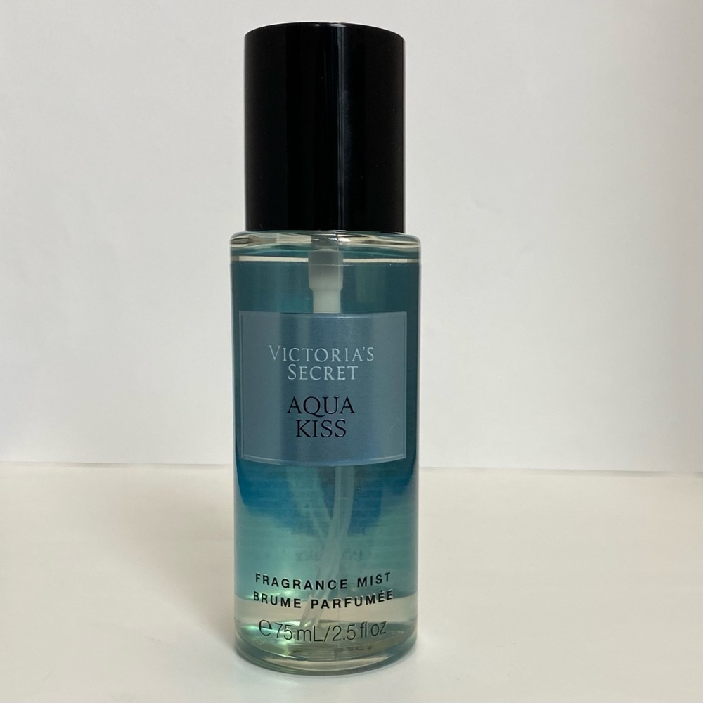 NEW Victoria's Secret Aqua Kiss Fragrance Mist 2.5fl.oz.